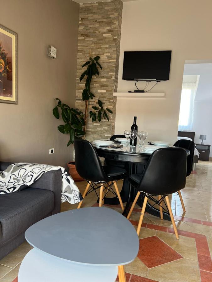 Apartmani M&L Medulin Bagian luar foto